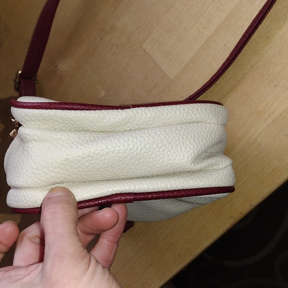 Designer purse - Picture 3 of 4